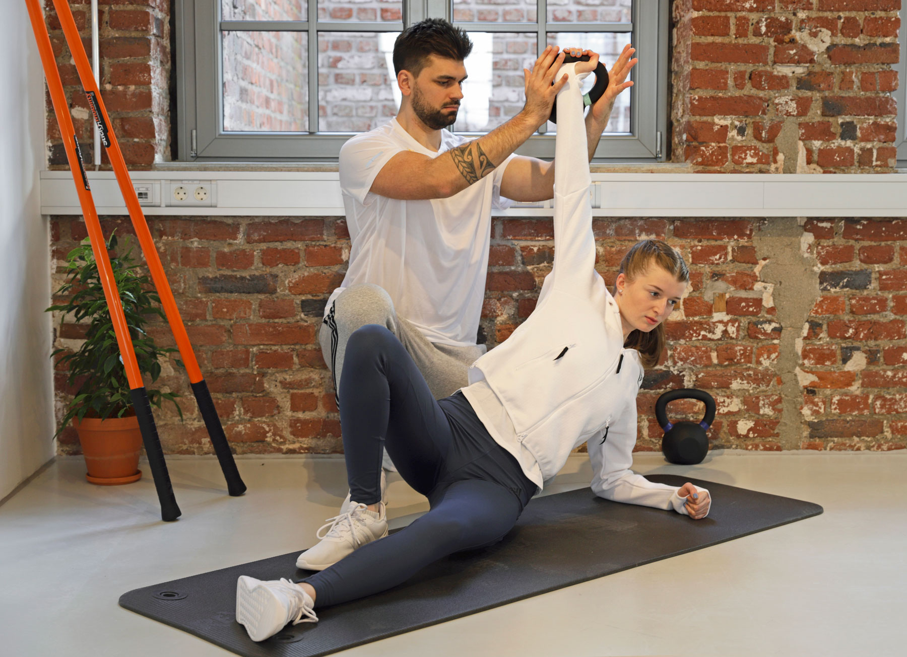 Sportphysiotherapie Grundkurs – Übung auf der Matte